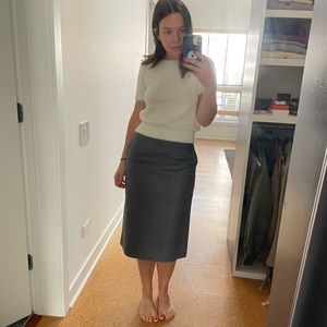 Wool/Silk high waisted pencil skirt from Banana Republic. Size: 2